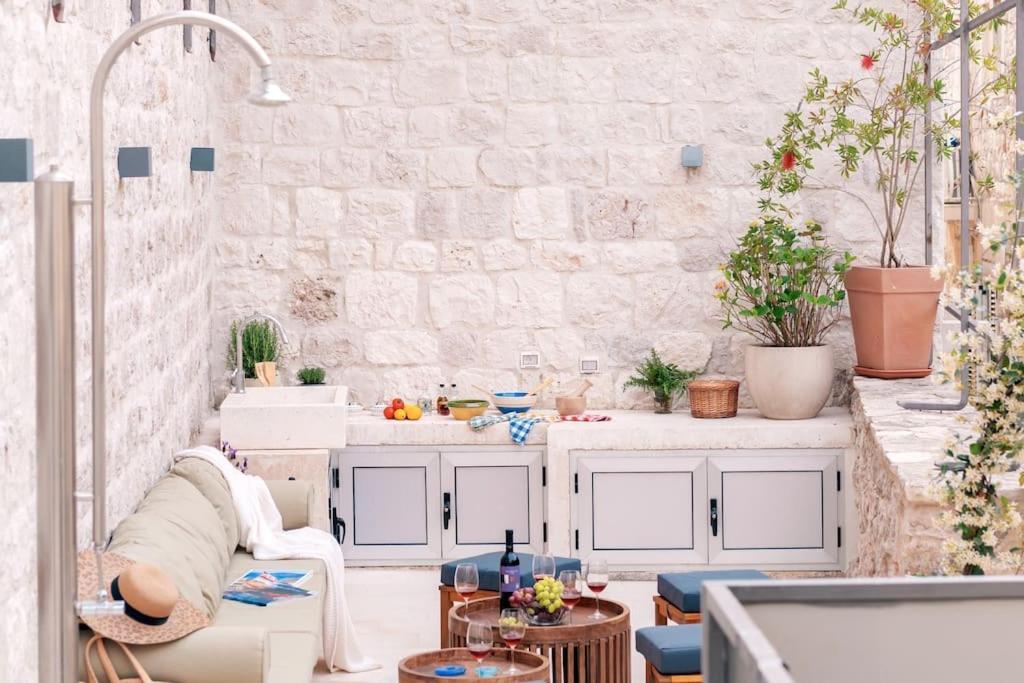 Dida Hvar Ferienhaus *